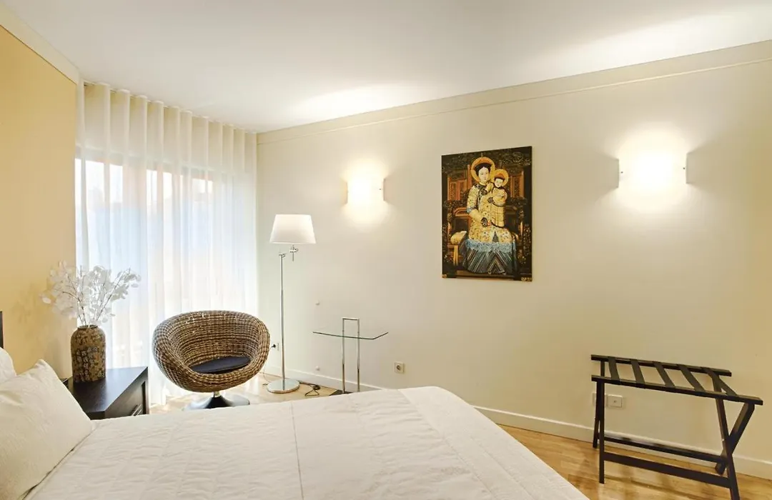 Green Executive Apartment In The Heart Of Lisbon-1